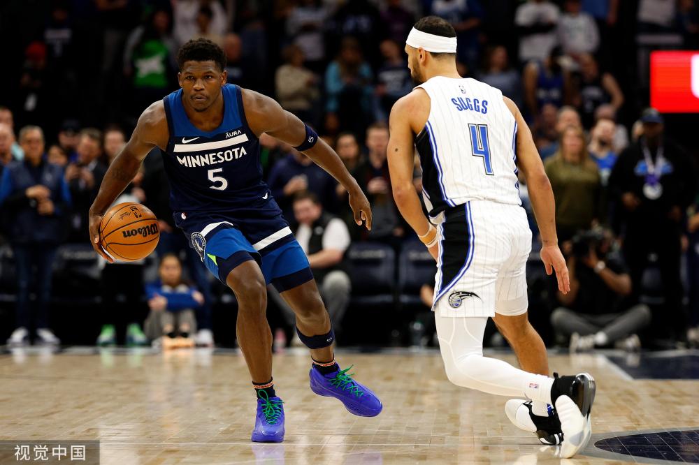 映出一个更 映出一个更